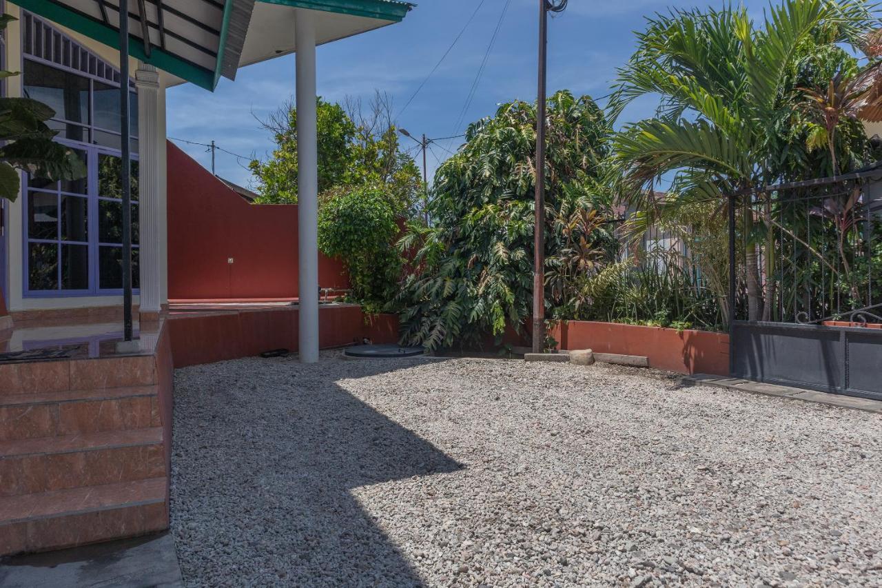 Spot On 2063 Bethania Residence Kupang  Esterno foto